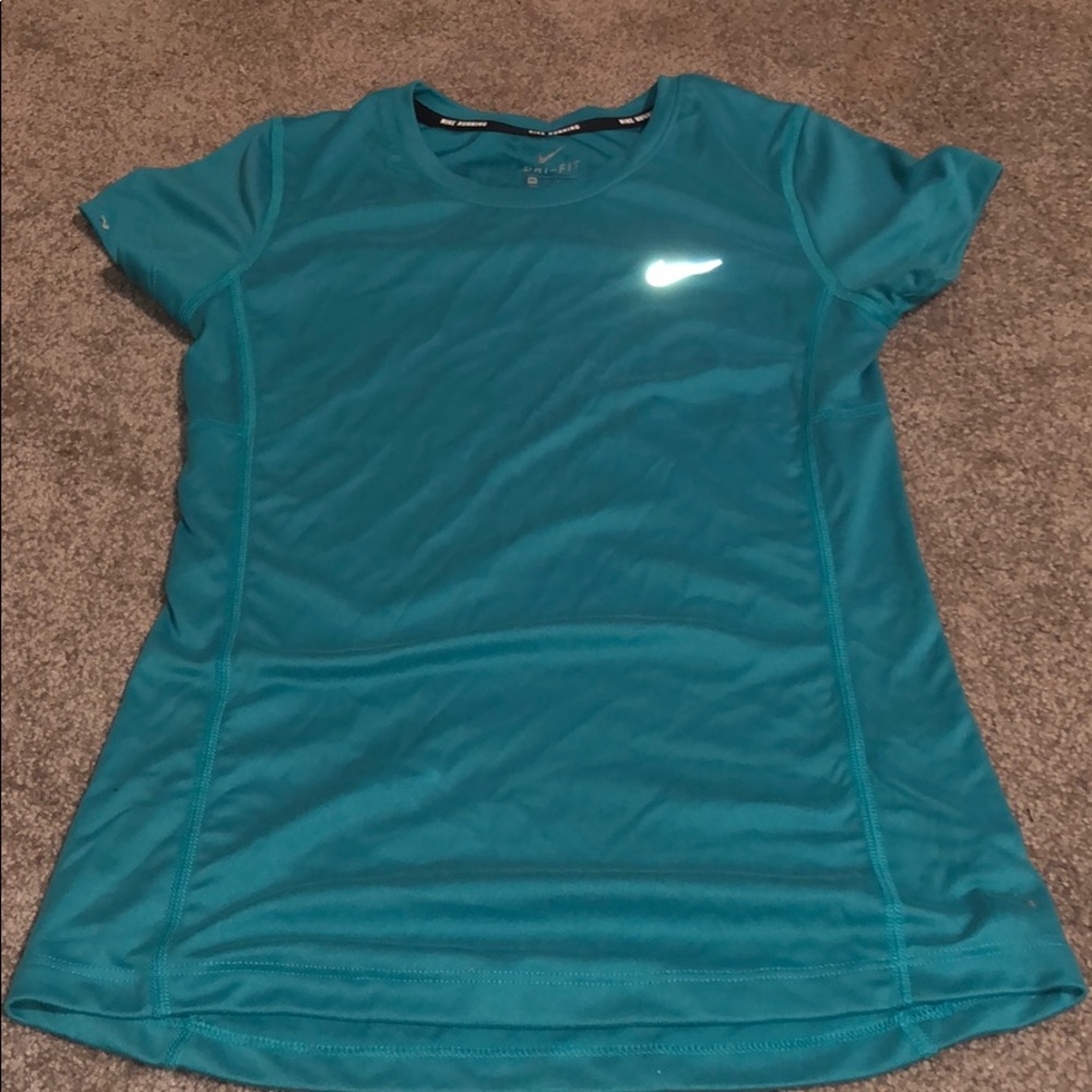 nike t-shirt